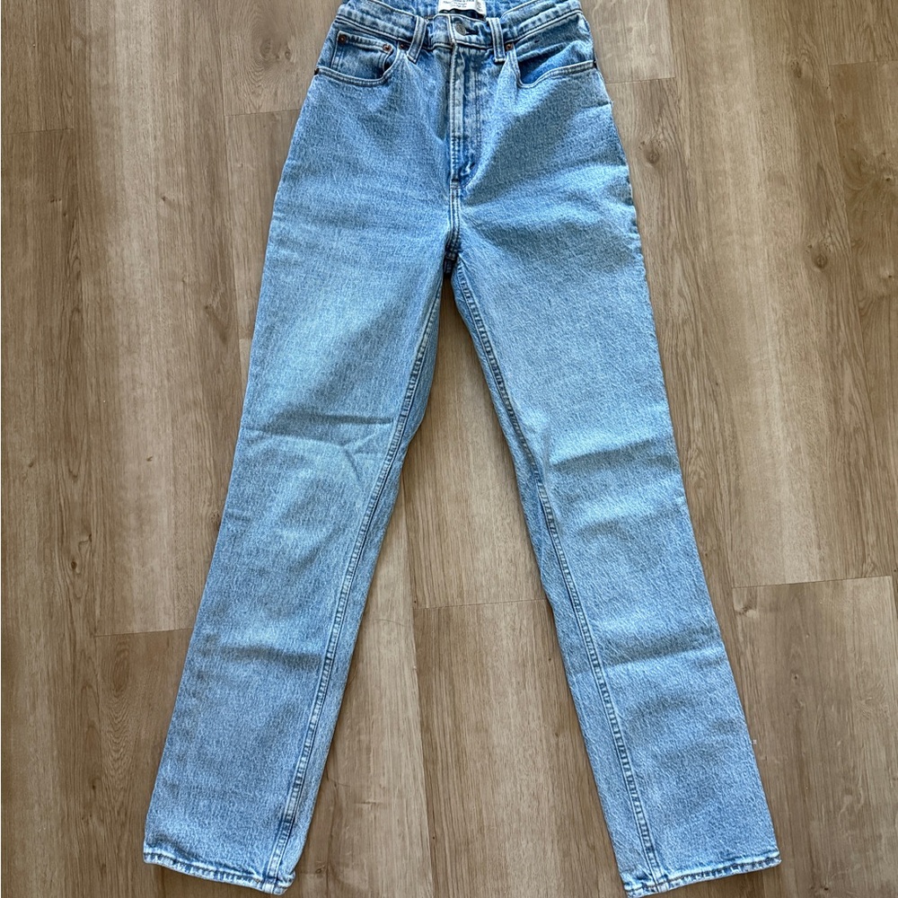 Abercrombie & Fitch 90’s Straight Ultra High Rise Jeans